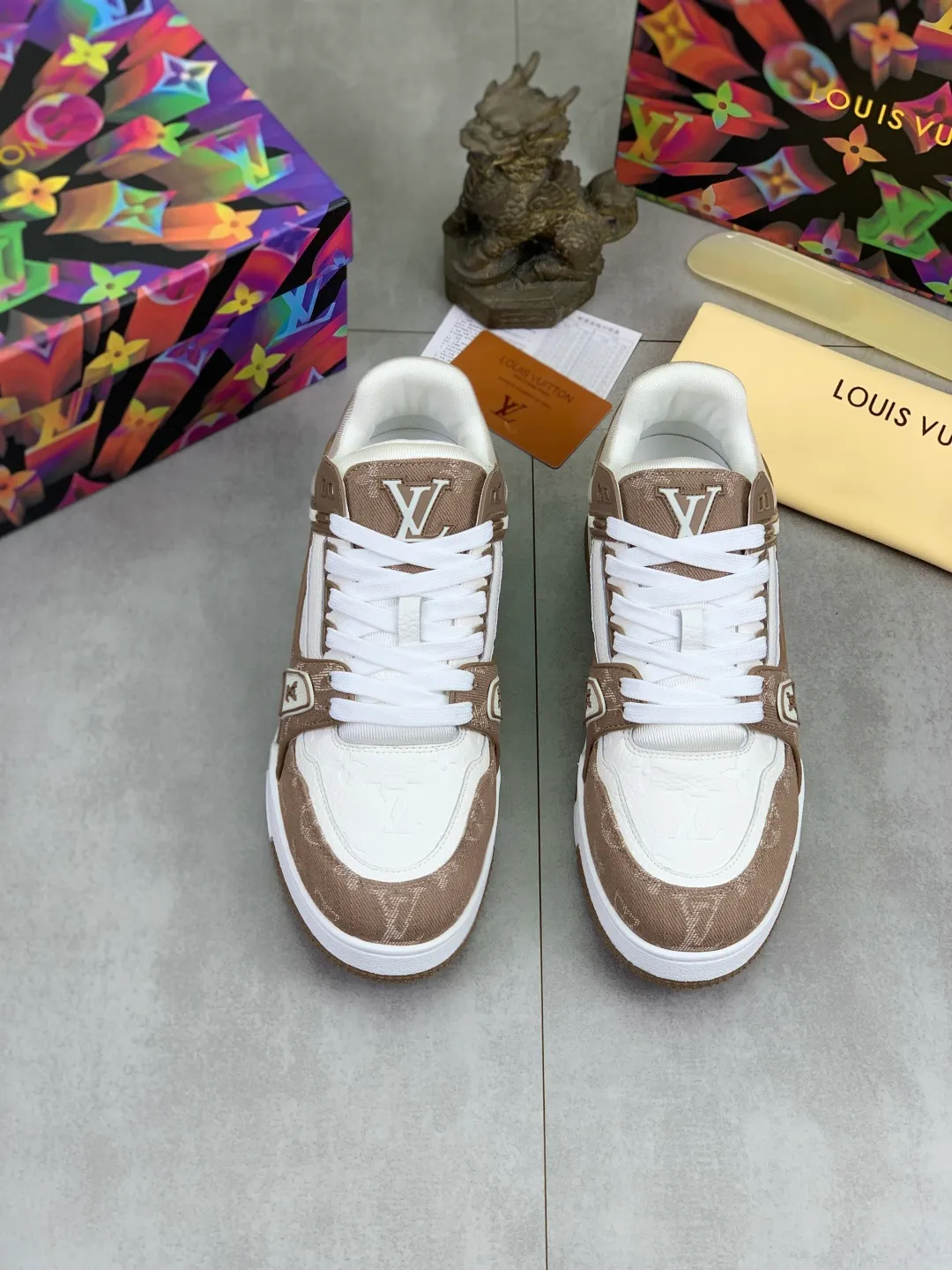 Men's men's shoes 💰P560 new style 💶【LOUIS VUITTON) (original order) new style 🍀LV Louis Vuitton *——LV classic trendy shoes! Made of imported original cowhide and water-dyed cowhide lining. The latest original wear-resistant rubber combination outsole! High quality products! Multiple colors available, code number: 35-46
